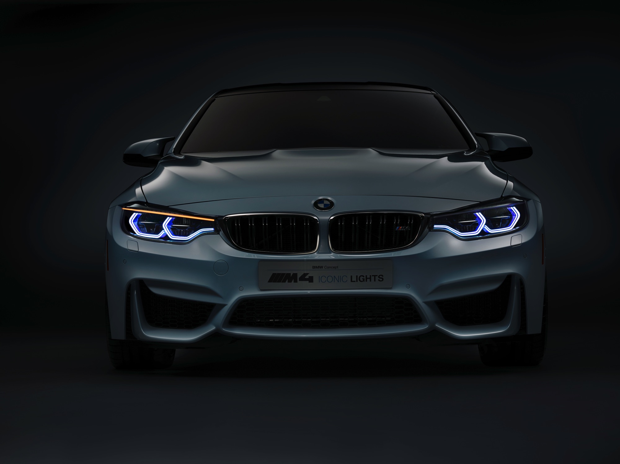 BMW laat in Las Vegas zien wat er allemaal mogelijk is op het gebied van verlichting. Laserlampen, OLEDs en nieuwe functies...