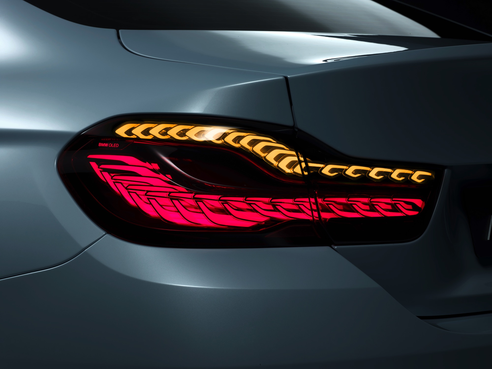 BMW laat in Las Vegas zien wat er allemaal mogelijk is op het gebied van verlichting. Laserlampen, OLEDs en nieuwe functies...