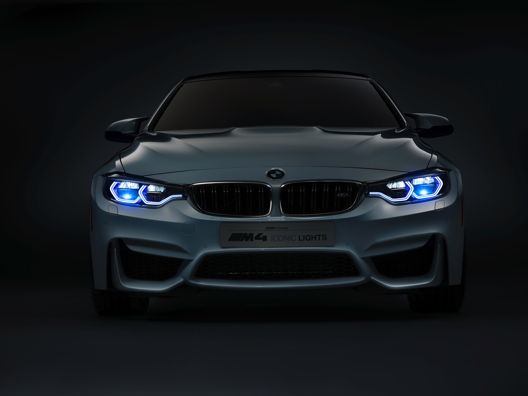 BMW laat in Las Vegas zien wat er allemaal mogelijk is op het gebied van verlichting. Laserlampen, OLEDs en nieuwe functies...