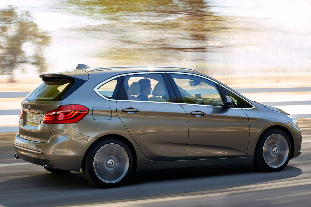 BMW toont nieuwe visie op auto met brandstofcel tijdens Next Efficient Dynamics 2015 evenement en presenteert daarbij ook de 2 Serie Active Tourer plug-in hybride.