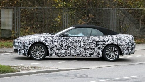 De BMW 6-serie is sinds 2004 op de markt. Deze sportieve boulevardbolide staat op het punt te worden opgevolgd. Onze fotograaf kreeg de nieuwe Beier in cabriolet-tenue in het vizier. En geheel in stij