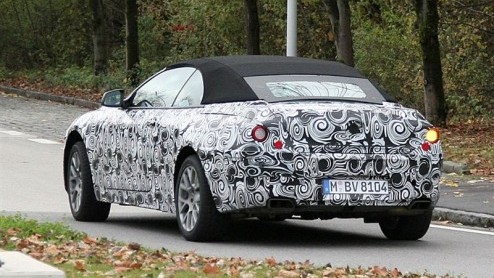 De BMW 6-serie is sinds 2004 op de markt. Deze sportieve boulevardbolide staat op het punt te worden opgevolgd. Onze fotograaf kreeg de nieuwe Beier in cabriolet-tenue in het vizier. En geheel in stij