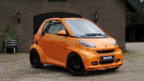 Een liefde voor autos en een zak geld op de bank? Dan wil je gewoon iets bijzonders op de oprit hebben staan. De BRABUS Ultimate 112 s bijzonder. Een smart die flink onder handen is genomen door een