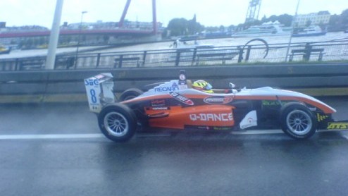 Zondag 20 augustus was de dag dat autoraceminnend Nederland zijn hart op kon halen in Rotterdam bij de Bavaria City Racing. Autovandaag was aanwezig op dit racespektakel en heeft speciaal voor jullie 