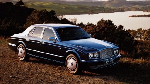 Bentley heeft besloten om zijn limousine, de Arnage van wat extra pks te voorzien. Liefst 43 trappelende paarden krijgt de Bentley erbij in modeljaar 2007.