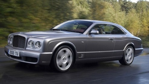 Van de week werd al bekend dat Porsche op de groene tour gaat. Dat is goed voor het milieu, maar raar is het wel. Net als de geruchten dat Bentley werkt aan diesel- hybridetechniek.