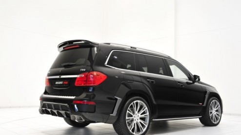 BRABUS 700 GR Widestar is opgestookte GL 63 AMG met 690 pk en 960 Newtonmeter. Topsnelheid 300 km/u.