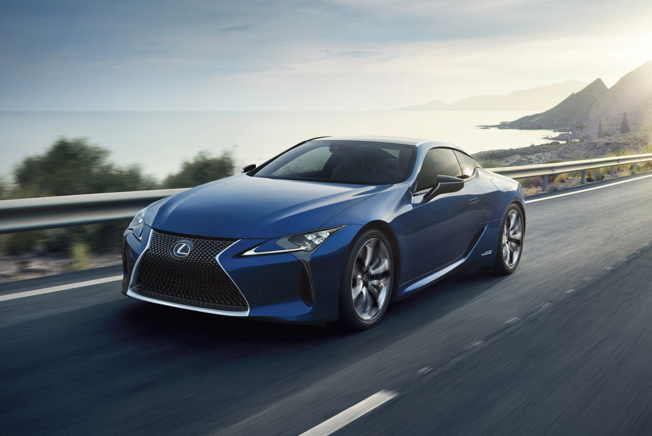 Lexus levert een zeer bijzondere, intens blauwe lak op een speciale editie van de LC 500h.