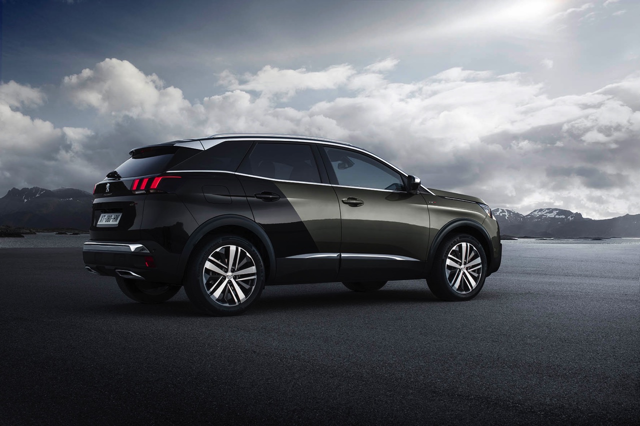Peugeot 3008 GT en GT Line stellen zich voor. Ze komen in oktober 2016 op de markt net als de andere uitvoeringen van de nieuwe SUV.