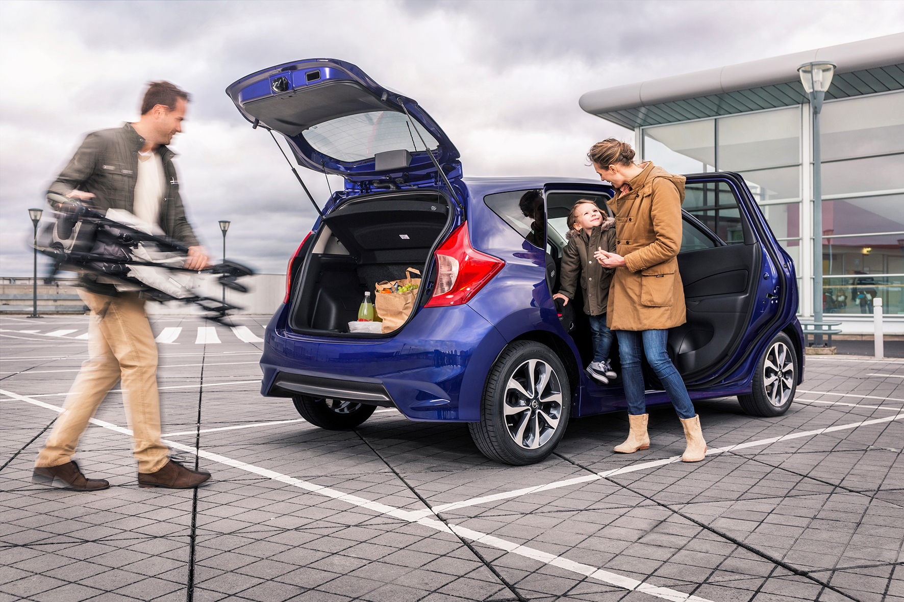 Met de Nissan Note N-TEC combineert Nissan sportieve looks met veel (veiligheids)uitrusting in combinatie met de 1.2 of 1.2 DIG-S motor op benzine.