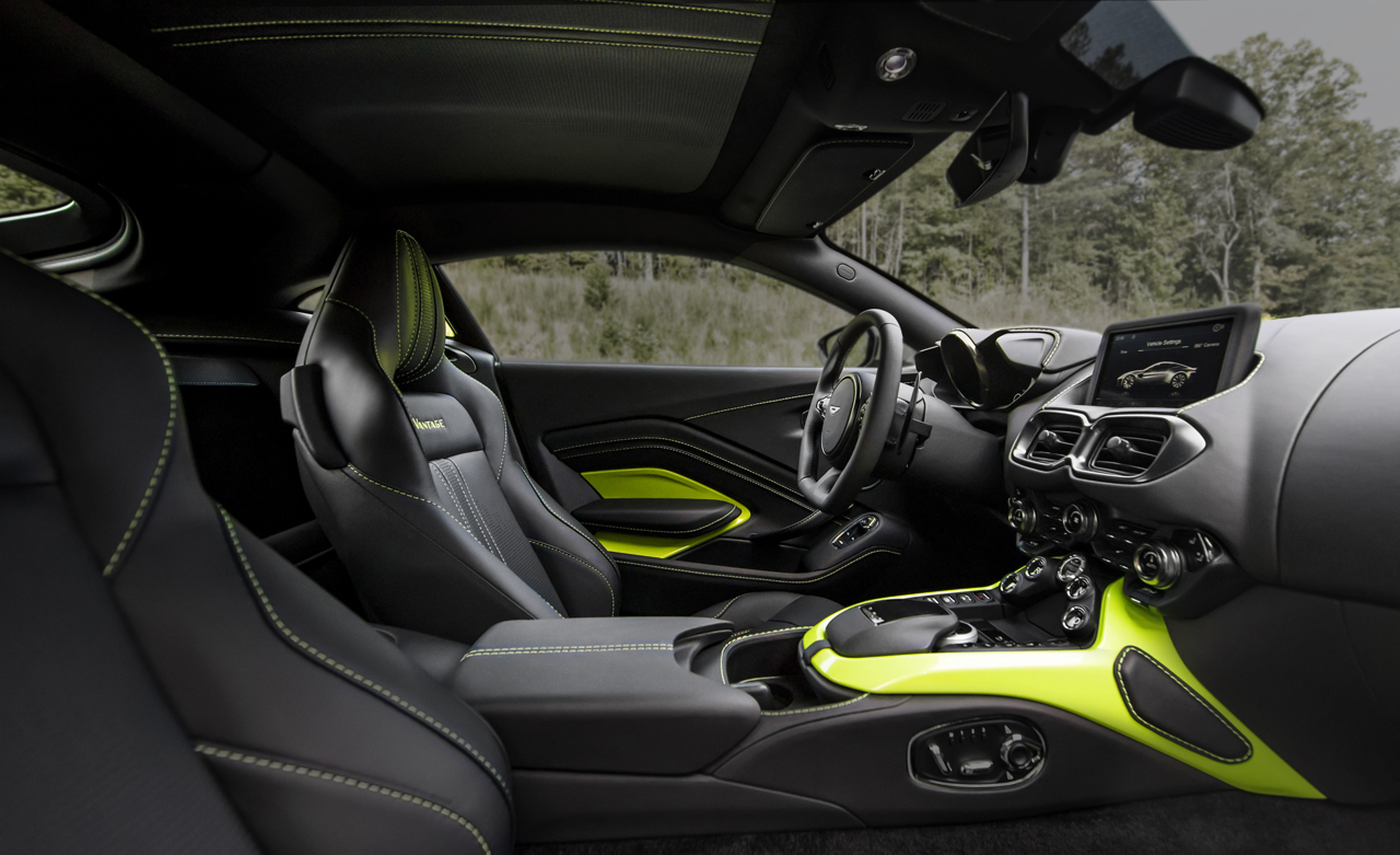Aston Martin presenteert de nieuwe Vantage coup die in het voorjaar van 2018 leverbaar zal zijn.