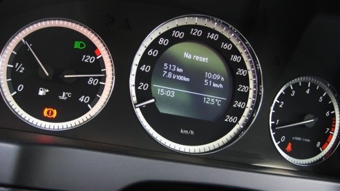 Mercedes introduceerde vorig jaar de nieuwe C-Klasse. Een Benz die meer dynamiek uitstraalt dan voorheen, maar ook zijn comfortabele kanten kent. Onlangs werd het gamma uitgebreid met BlueEFFICIENCY-u