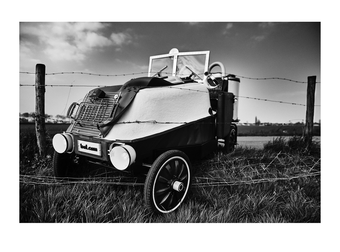 Om haar 18e verjaardag eens goed te vieren introduceert Bol.com haar eigen volledig elektrische auto. De auto is zelfs per direct te bestellen.