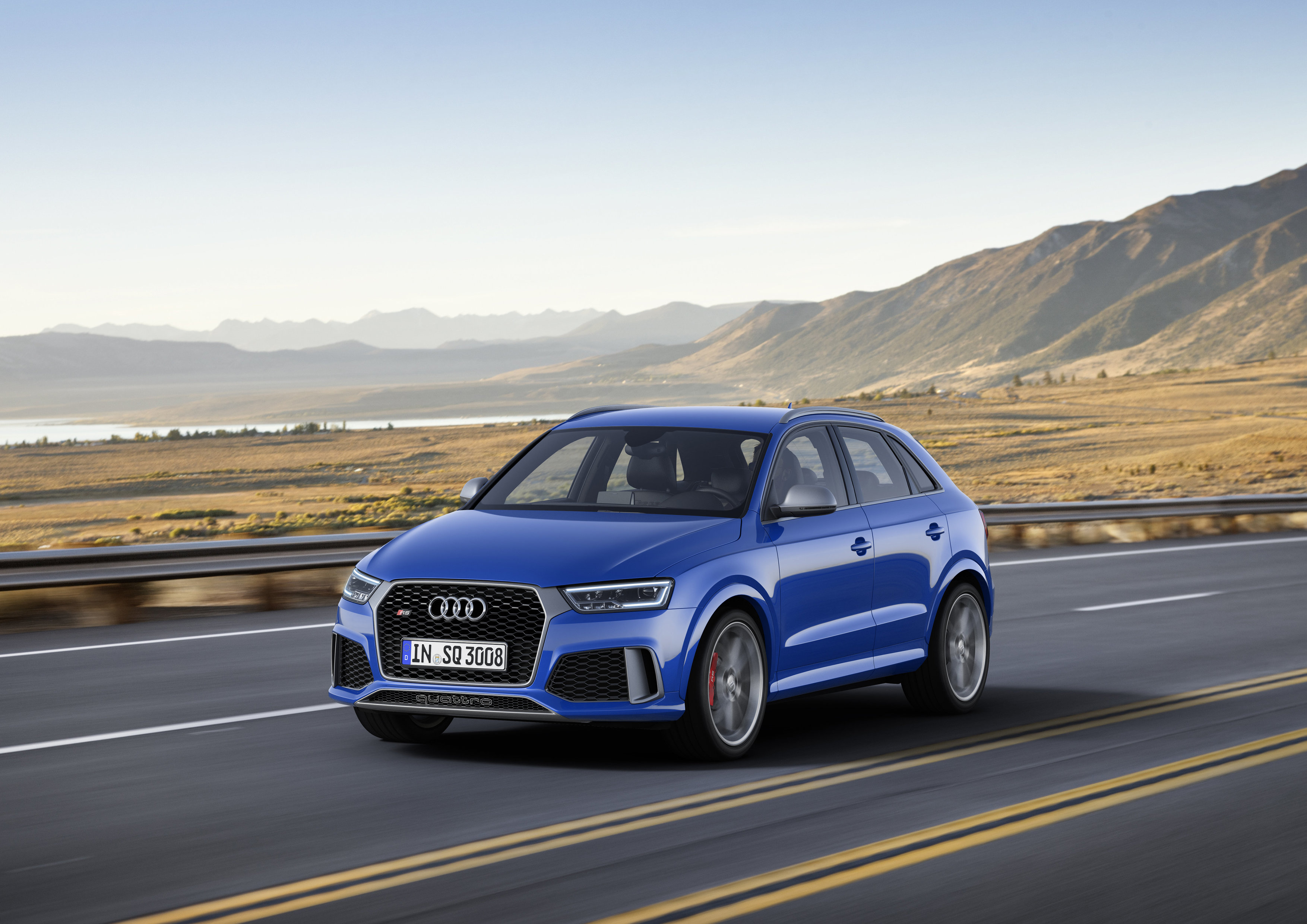 De Audi RS Q3 gaat exclusief als RS Q3 Performance met de tot 367 pk opgestookte 2.5 TFSI motor. De introductie vindt plaats op de Autosalon van Genve 2016.