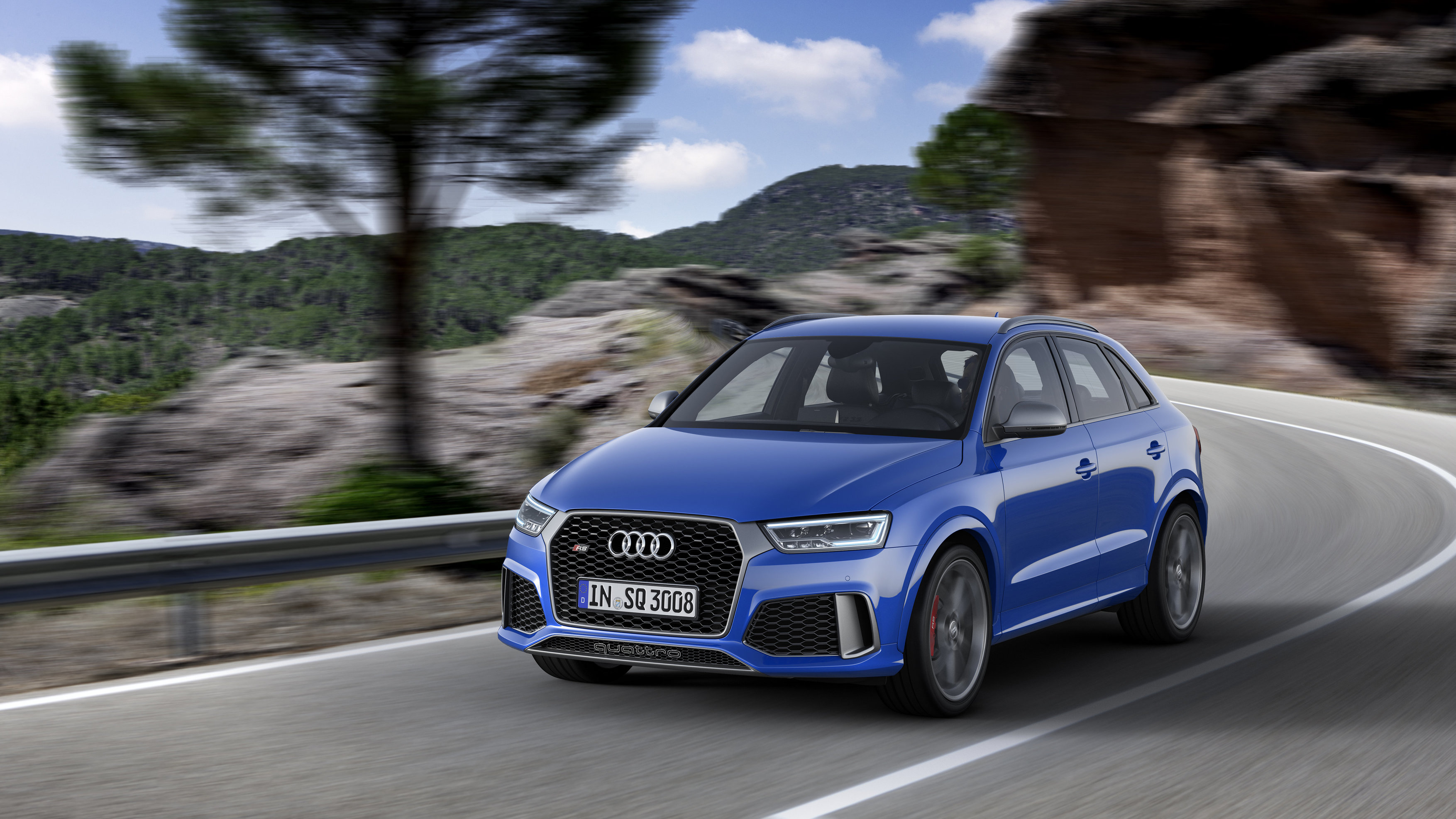 De Audi RS Q3 gaat exclusief als RS Q3 Performance met de tot 367 pk opgestookte 2.5 TFSI motor. De introductie vindt plaats op de Autosalon van Genve 2016.