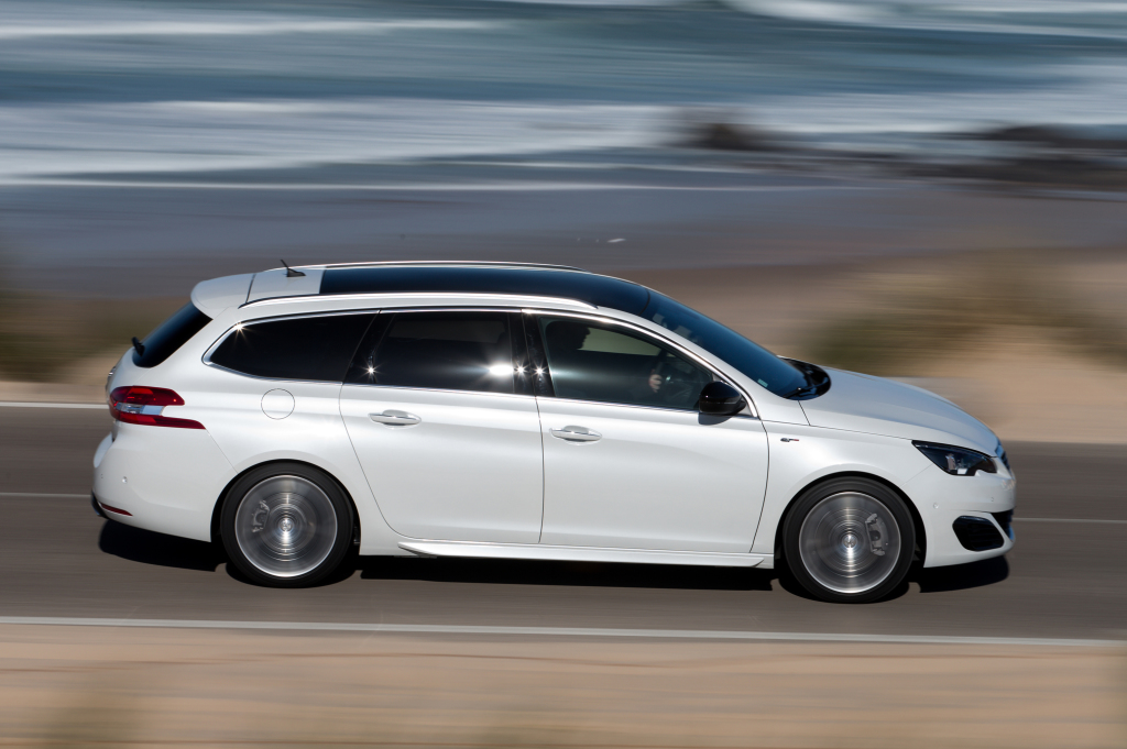 Ook weer 14% bijtelling voor Peugeot 308 SW in 2015 dankzij verlaagde CO2-uitstoot van de Blue Lease Pack uitvoeringen.