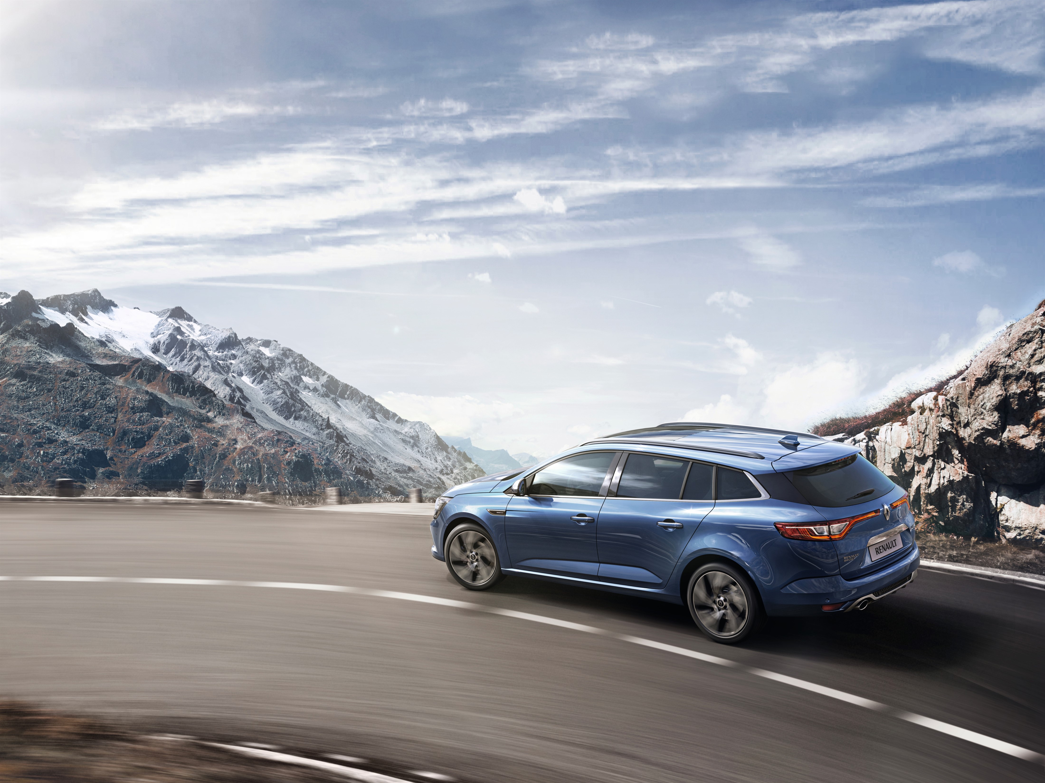 Eerste beelden Renault Megane Estate als GT, voorafgaand aan de Autosalon van Geneve.