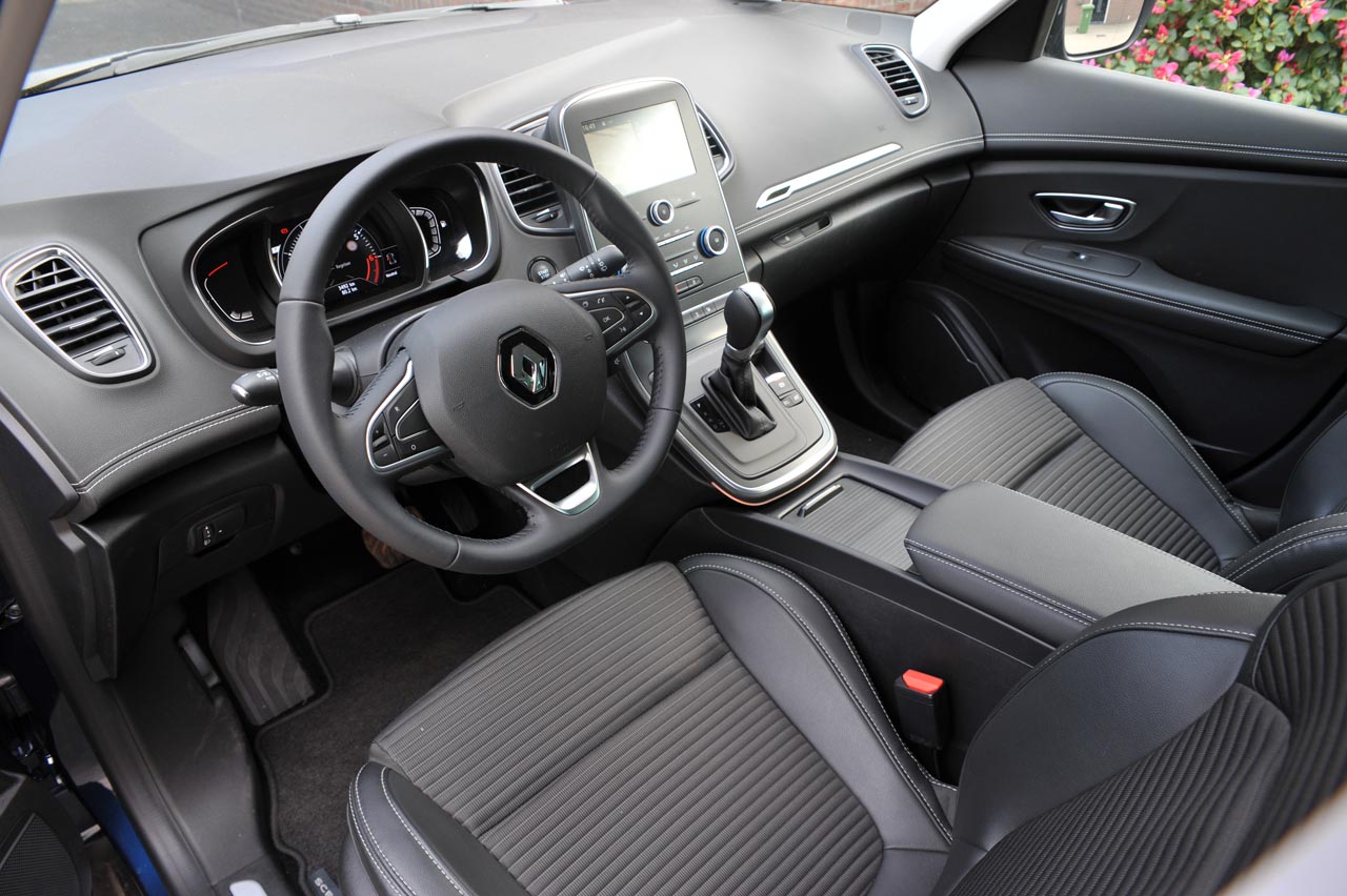 Renault levert drie nieuwe benzinemotoren in de Scnic, nu ook met automaat.