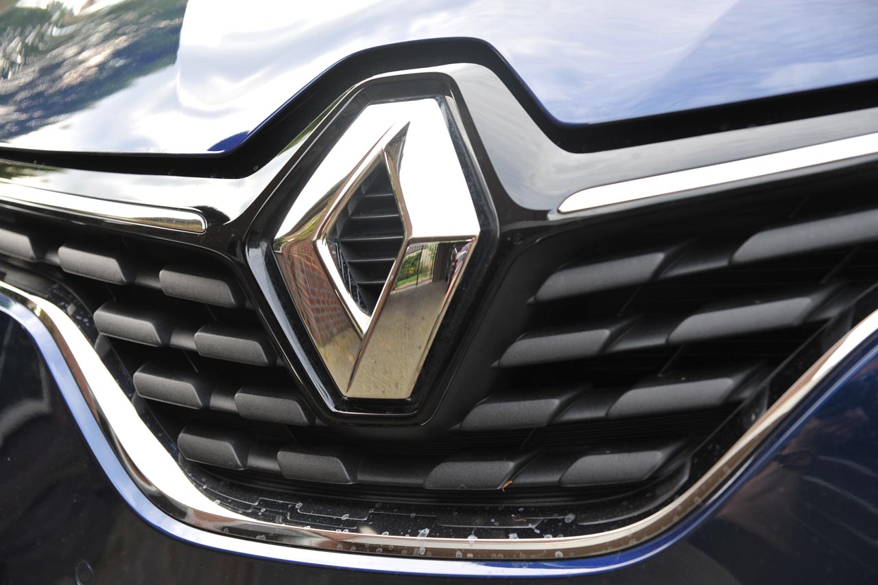 Renault levert drie nieuwe benzinemotoren in de Scnic, nu ook met automaat.