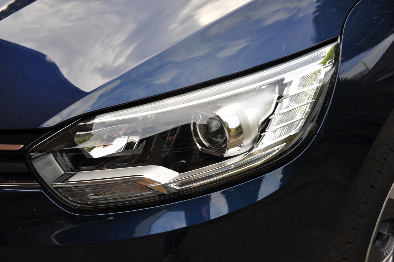 Renault levert drie nieuwe benzinemotoren in de Scnic, nu ook met automaat.