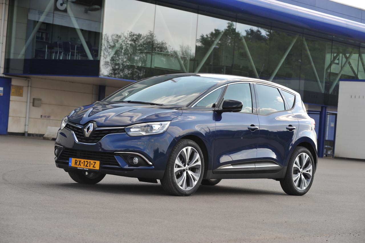 Renault levert drie nieuwe benzinemotoren in de Scnic, nu ook met automaat.