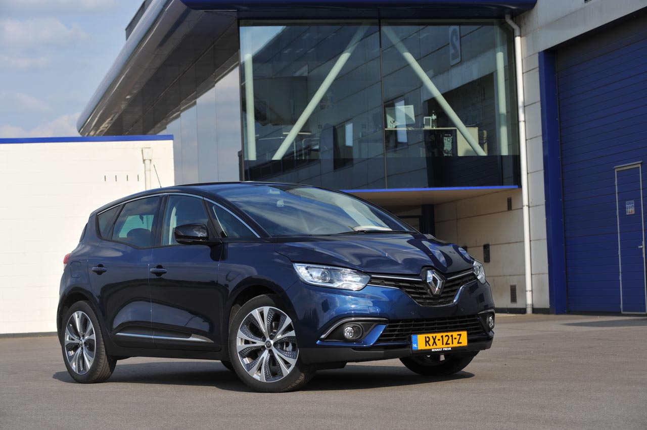 Renault levert drie nieuwe benzinemotoren in de Scnic, nu ook met automaat.