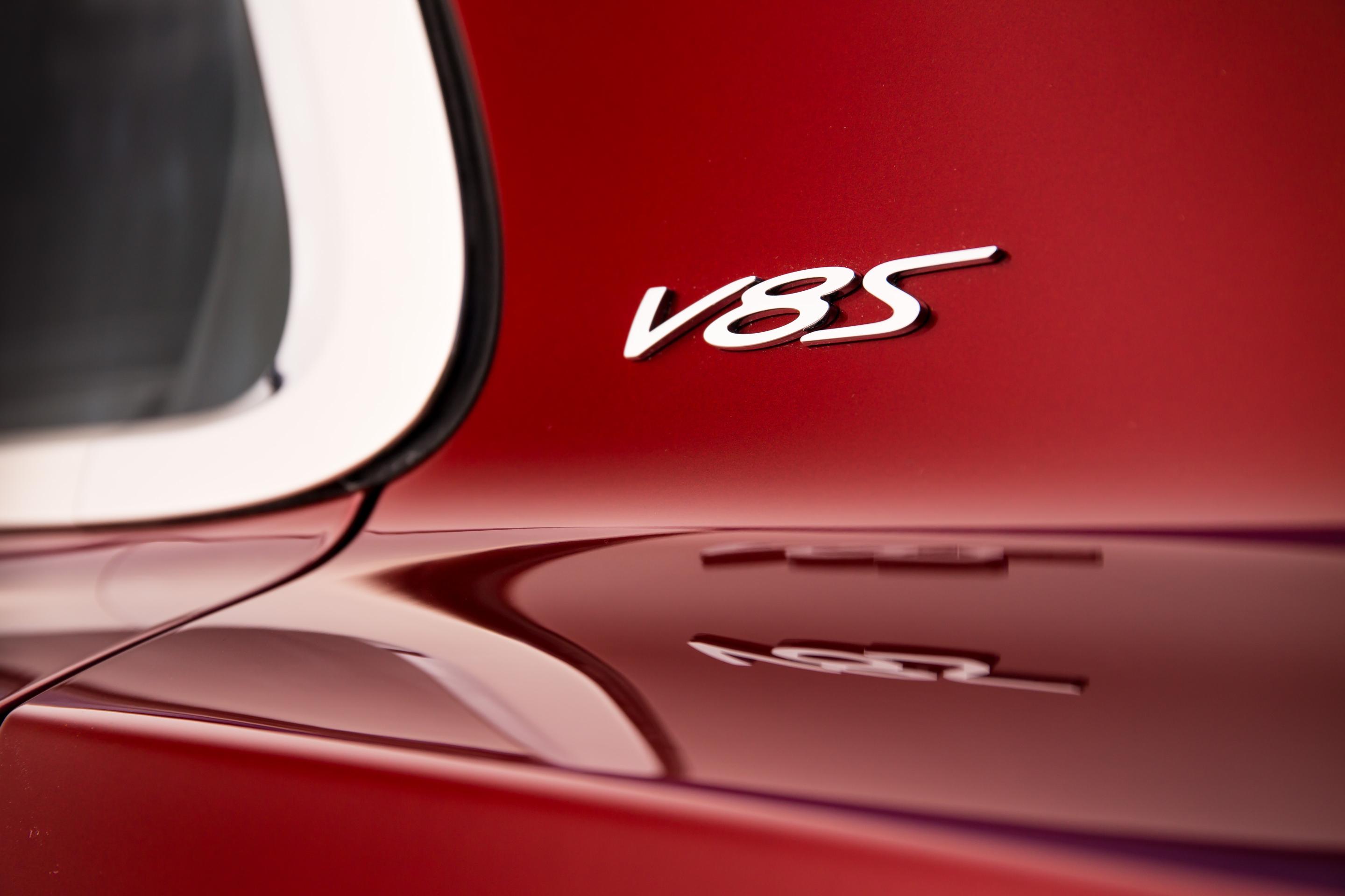Bentley Flying Spur als V8 S extra sportief. De nieuwe uitvoering presenteert zich op de Autosalon van Geneve.