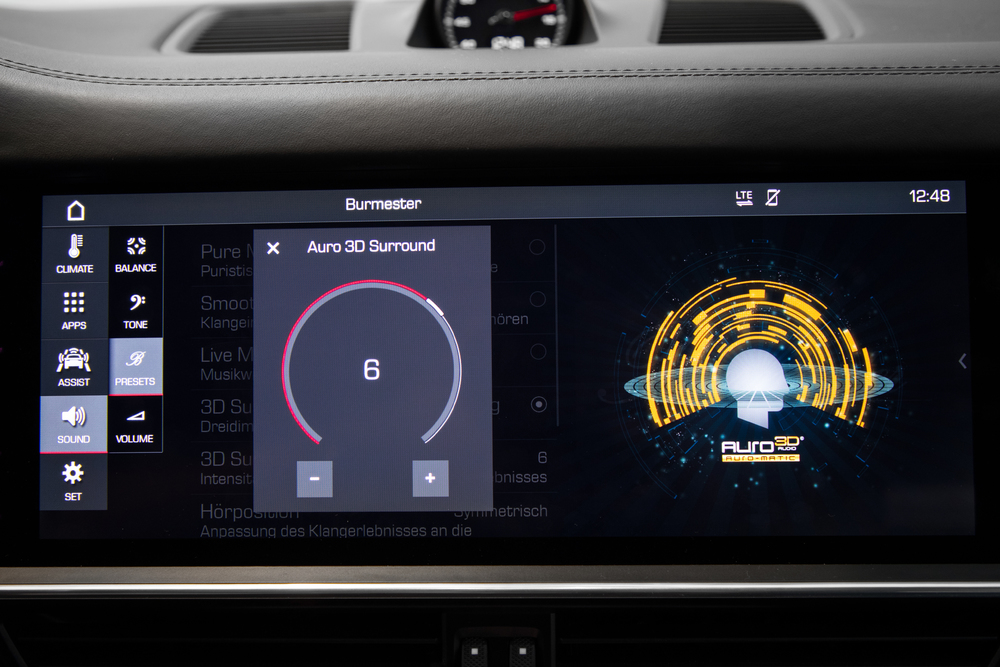 Porsche liet specialist Burmester speciaal voor de nieuwe Panamera en Cayenne een 3D sound systeem ontwikkelen.