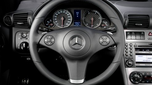De Mercedes-Benz CLC-Klasse staat vanaf juni bij de Nederlandse Mercedes-Benz dealer. Hieraan voorafgaand zijn de prijzen van deze coup bekendgemaakt. Vanaf 34.800 euro staat er een nieuwe CLC voor d