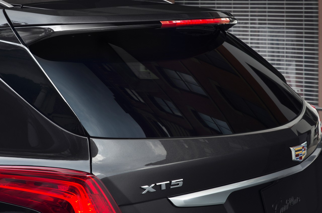 De Cadillac XT5 neemt het voortouw van een nieuwe SUV-generatie bij Cadillac. De XT5 volgt de SRX SUV op en komt in 2016 naar Europa.