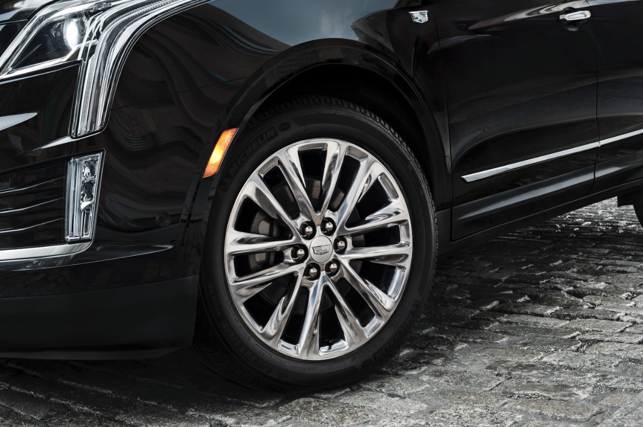 De Cadillac XT5 neemt het voortouw van een nieuwe SUV-generatie bij Cadillac. De XT5 volgt de SRX SUV op en komt in 2016 naar Europa.