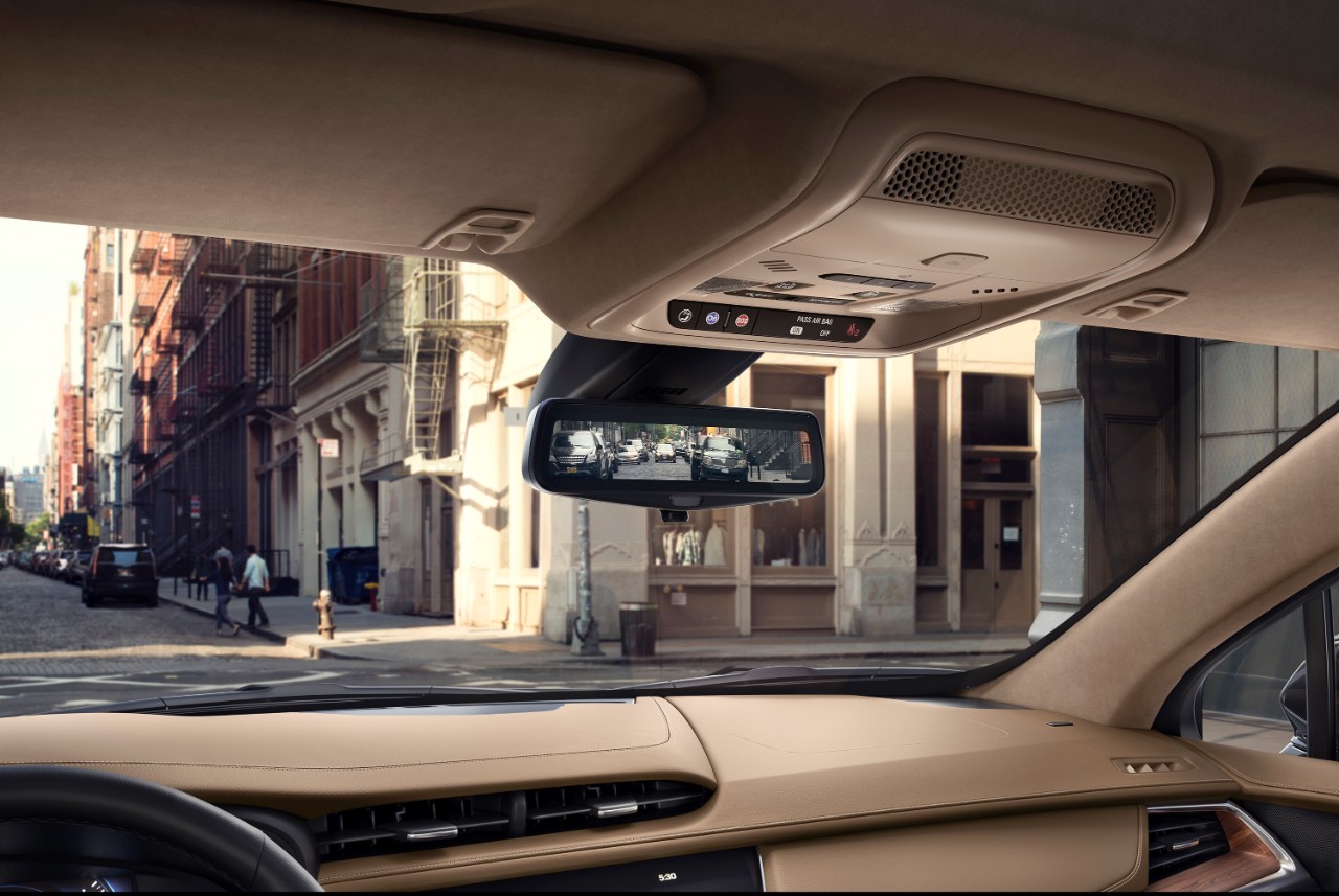 De Cadillac XT5 neemt het voortouw van een nieuwe SUV-generatie bij Cadillac. De XT5 volgt de SRX SUV op en komt in 2016 naar Europa.