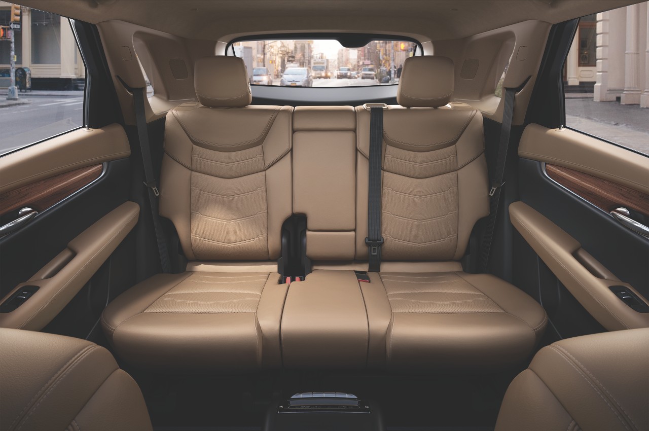 De Cadillac XT5 neemt het voortouw van een nieuwe SUV-generatie bij Cadillac. De XT5 volgt de SRX SUV op en komt in 2016 naar Europa.