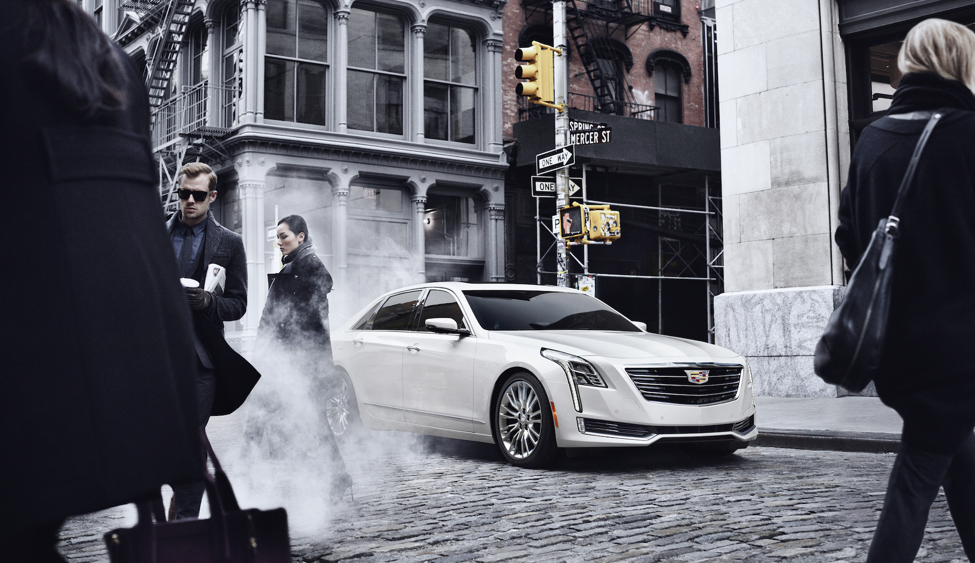 Na weken van teasers is het dan eindelijk zover. Op de vooravond van de New York International Auto Show heeft Cadillac het doek getrokken van de CT6, het nieuwe topmodel van het merk.