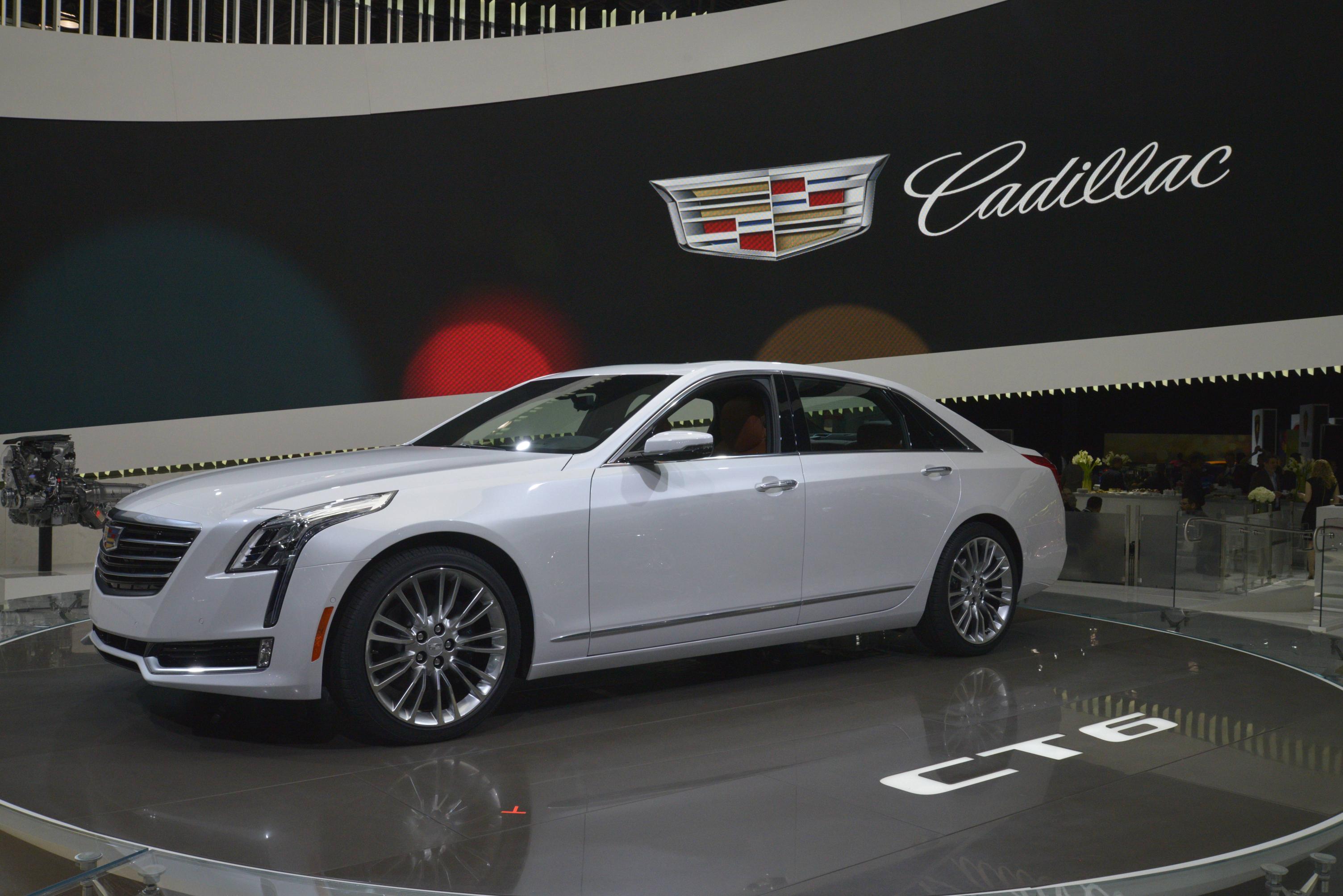 Na weken van teasers is het dan eindelijk zover. Op de vooravond van de New York International Auto Show heeft Cadillac het doek getrokken van de CT6, het nieuwe topmodel van het merk.