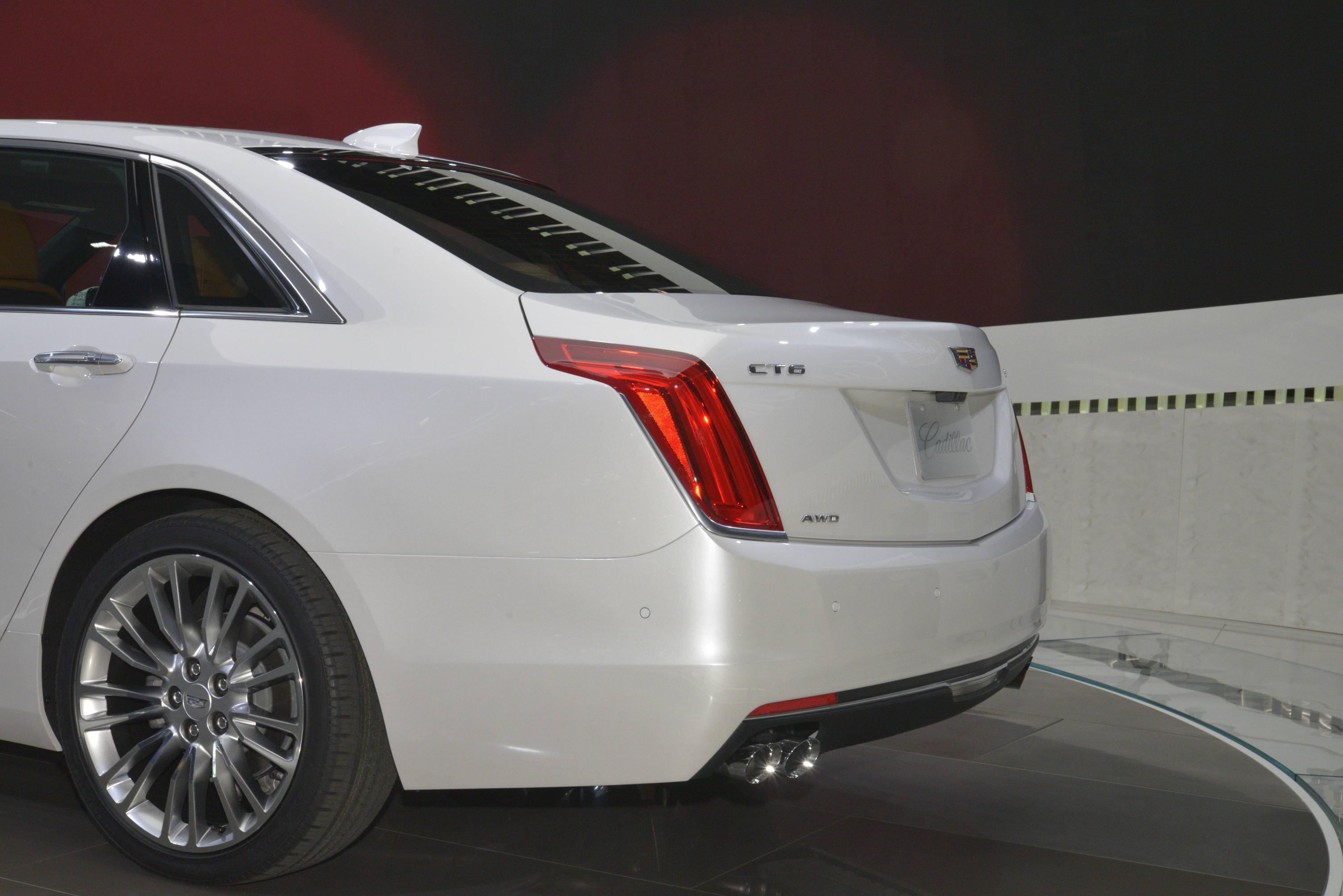Na weken van teasers is het dan eindelijk zover. Op de vooravond van de New York International Auto Show heeft Cadillac het doek getrokken van de CT6, het nieuwe topmodel van het merk.