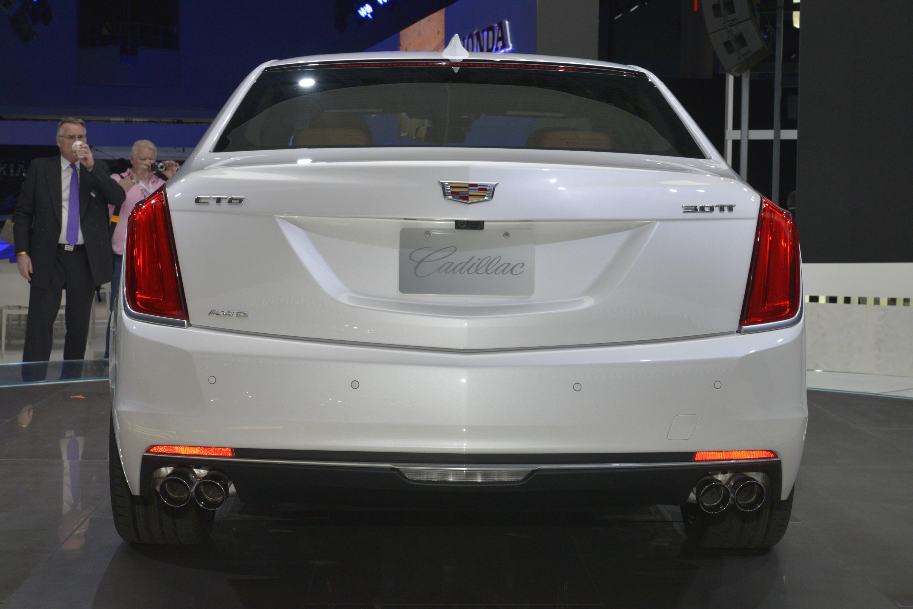 Na weken van teasers is het dan eindelijk zover. Op de vooravond van de New York International Auto Show heeft Cadillac het doek getrokken van de CT6, het nieuwe topmodel van het merk.