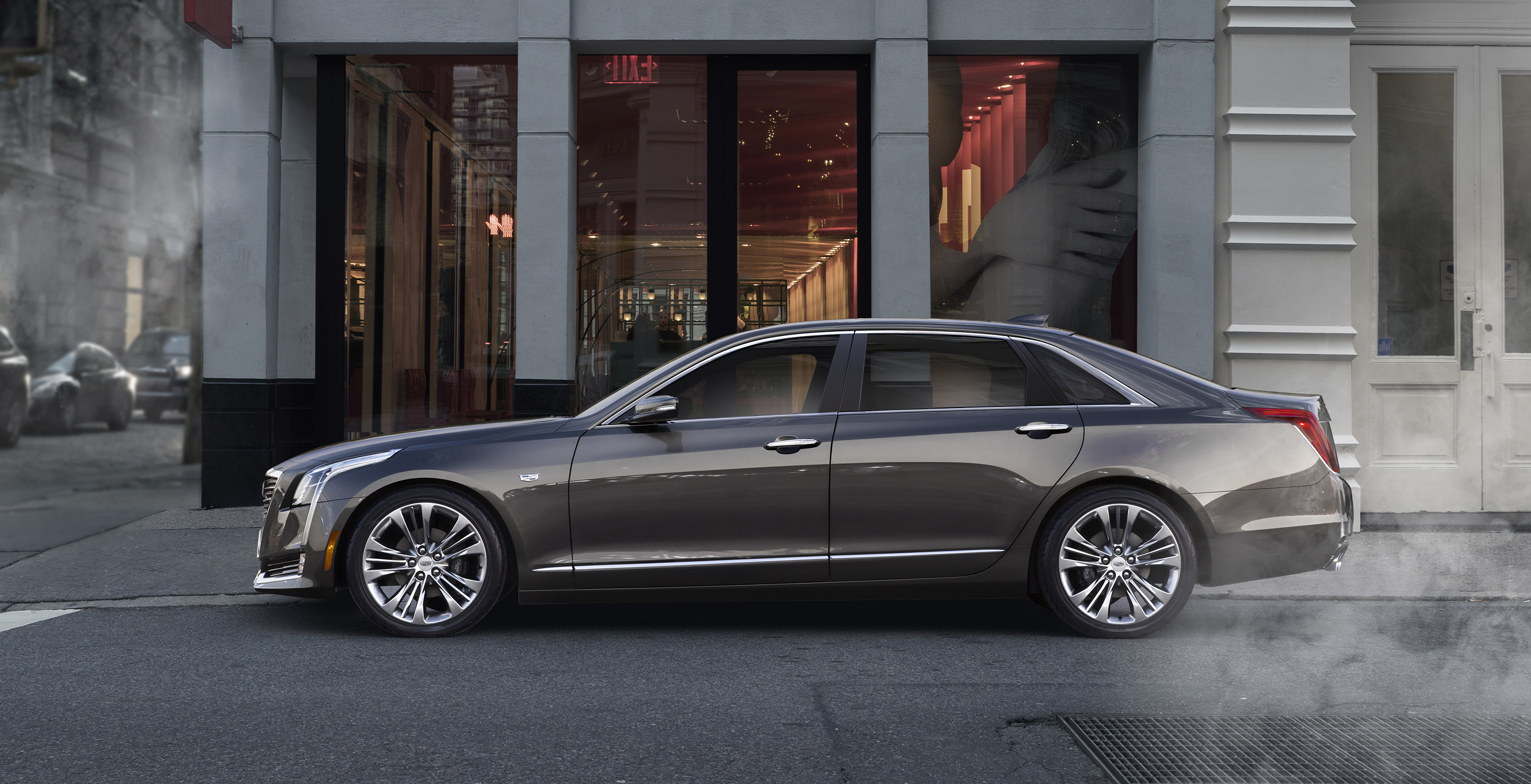 Cadillac komt eerst met plug-in hybrides op de markt en daarna staan pas volledig elektrische modellen op de rol.