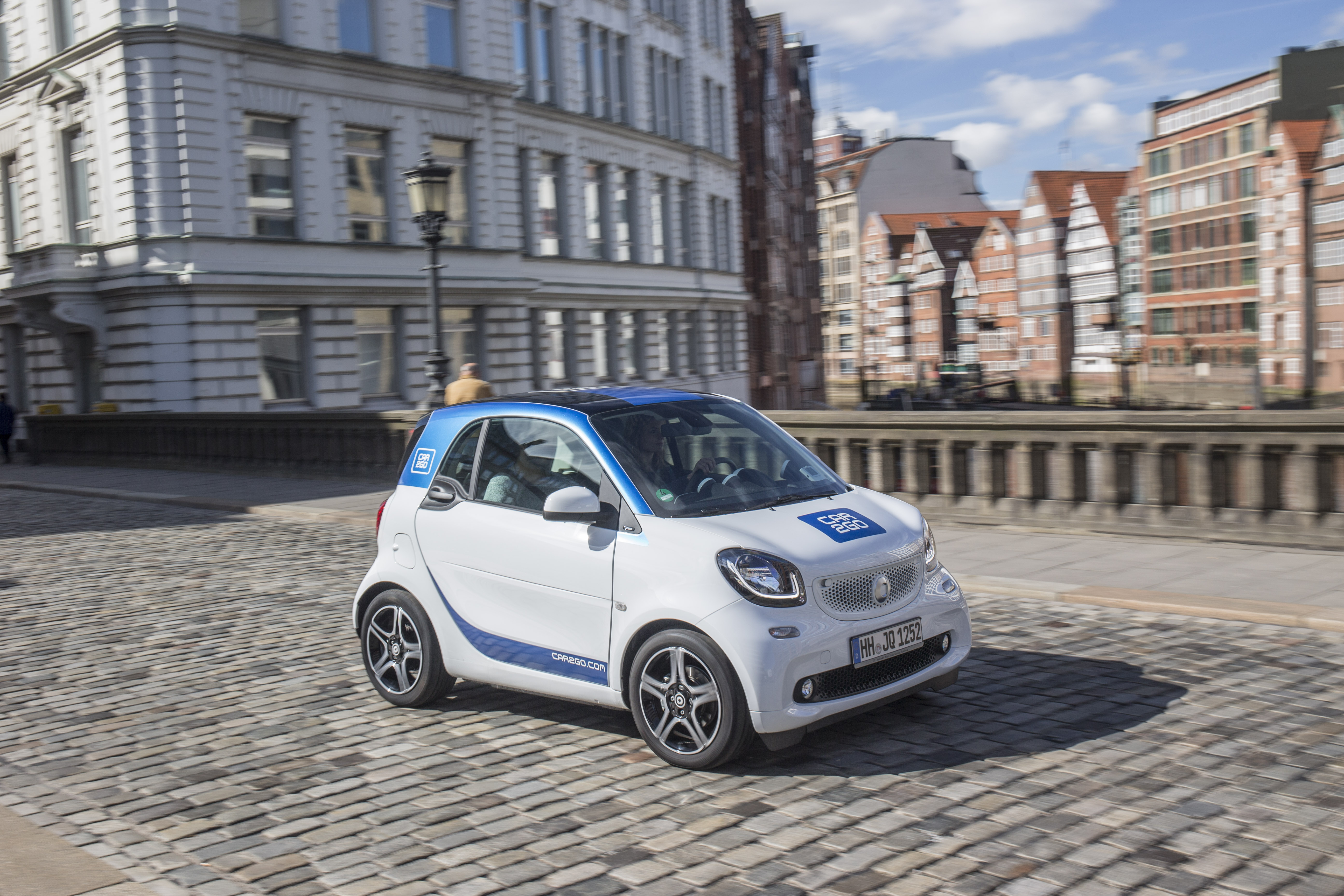 Car2go carsharing breidt verder uit in Europa. Het autodeelproject heeft nu 14000 deelauto's in het netwerk, waarvan het grootste deel de smart fortwo betreft.