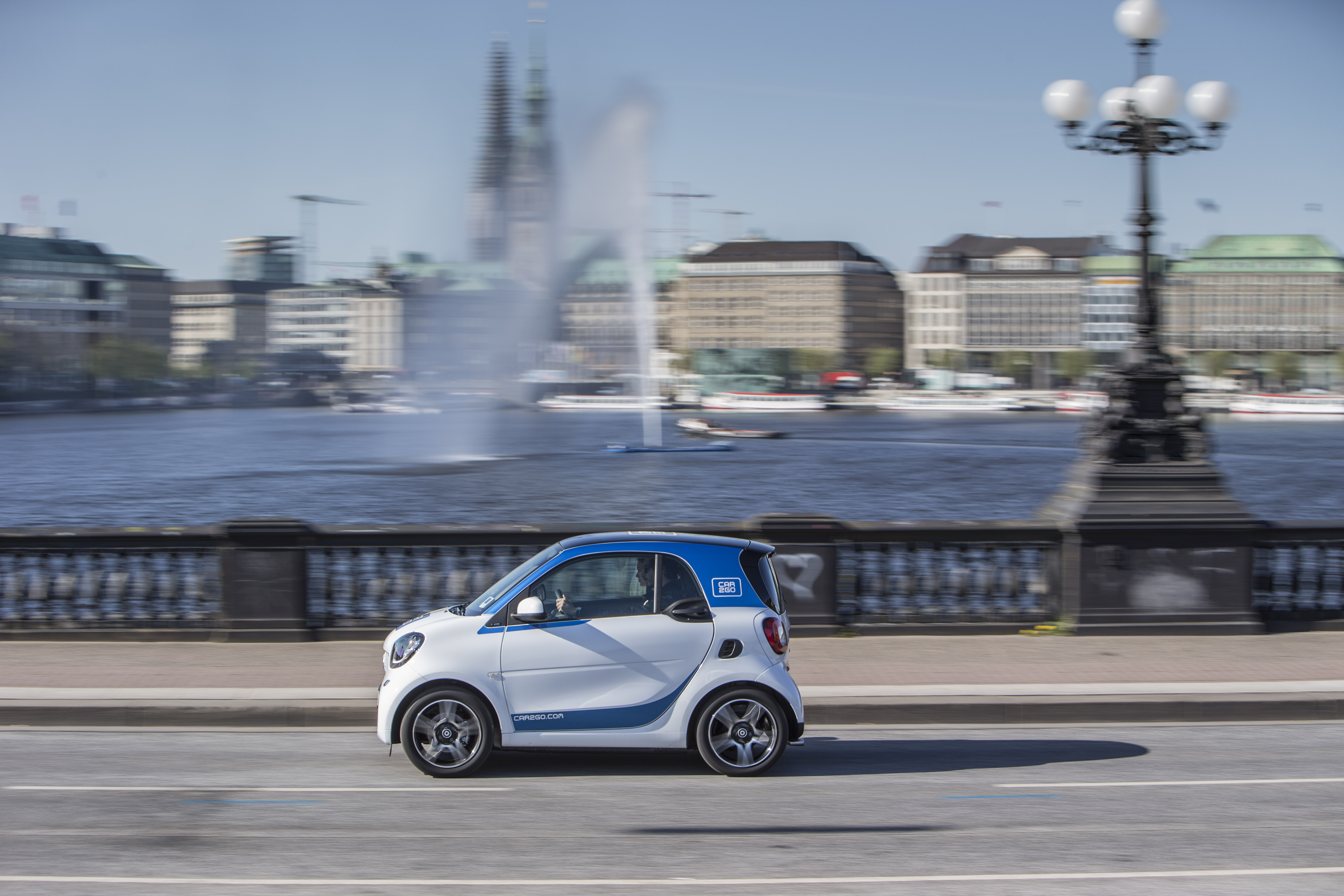 Car2go carsharing breidt verder uit in Europa. Het autodeelproject heeft nu 14000 deelauto's in het netwerk, waarvan het grootste deel de smart fortwo betreft.
