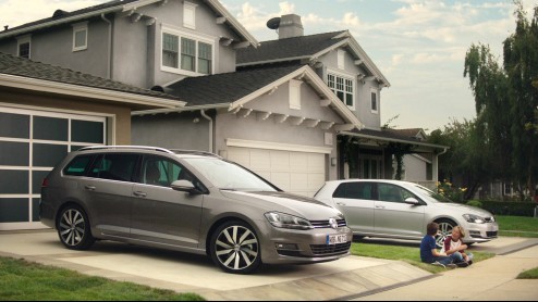 De Volkswagen Car-Net online diensten, bekend van de Golf GTI en GTD, zijn nu beschikbaar voor de complete Golf-range. Dat betekent real-time verkeersinformatie, Google Street View en Google Earth.