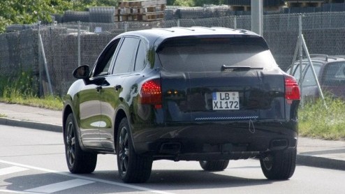 Misschien wordt de Porsche Cayenne wel gezien als de meest sportieve SUV op aarde. Met de facelift die het merk deze mastodont vorig jaar meegaf blijft hij onverminderd populair. Ondertussen wordt er