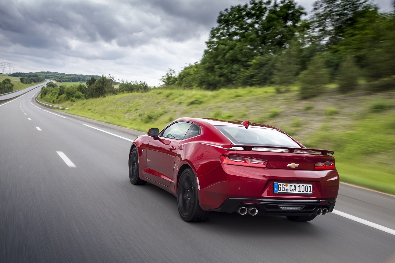 Chevrolet biedt ook een viercilinderversie van de Camaro, waarmee de auto in Nederland relatief betaalbaar wordt. Hoe bevalt die? Een rijtest!