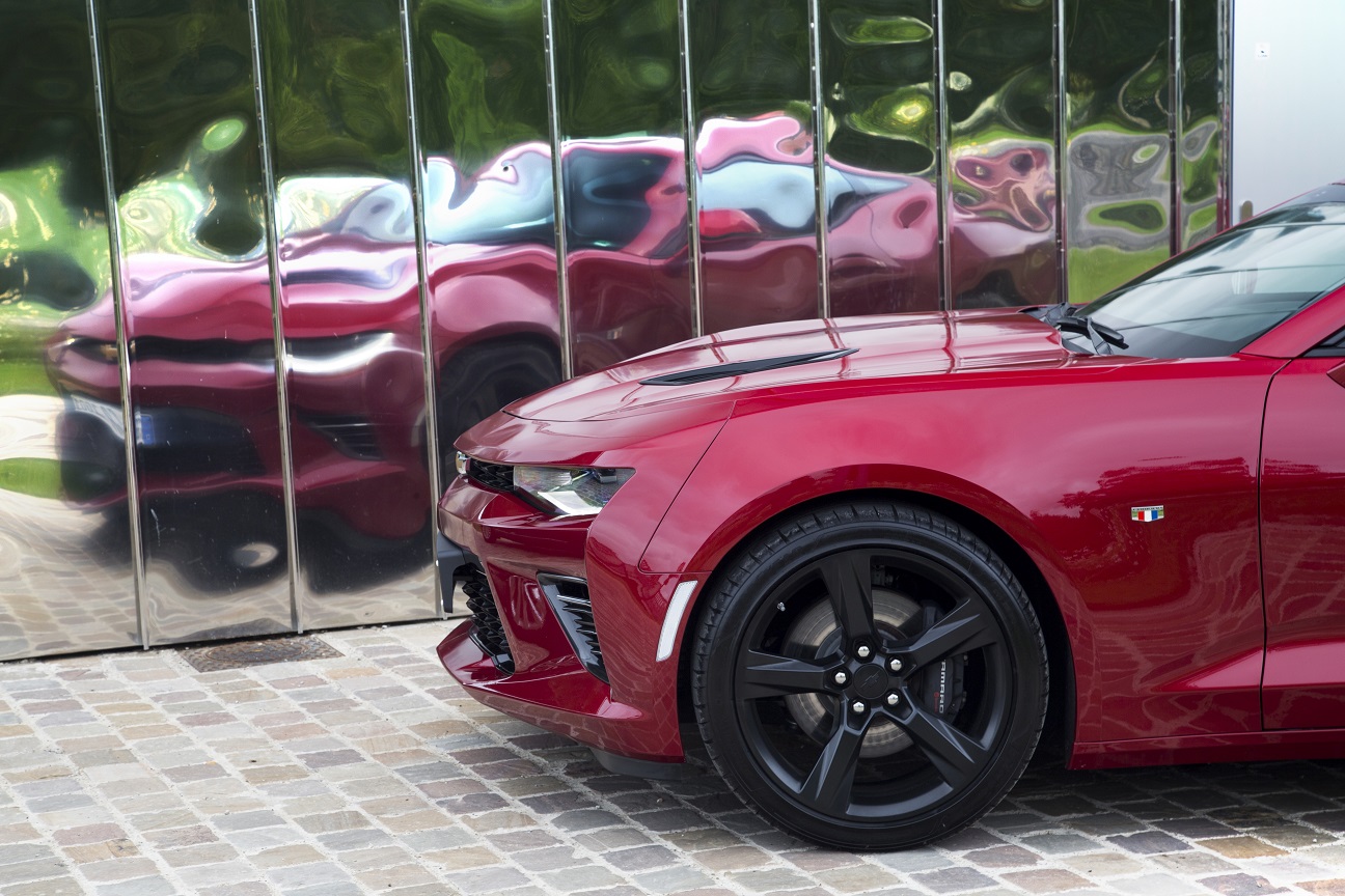 Chevrolet biedt ook een viercilinderversie van de Camaro, waarmee de auto in Nederland relatief betaalbaar wordt. Hoe bevalt die? Een rijtest!