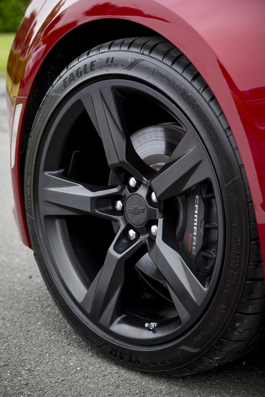 Chevrolet biedt ook een viercilinderversie van de Camaro, waarmee de auto in Nederland relatief betaalbaar wordt. Hoe bevalt die? Een rijtest!