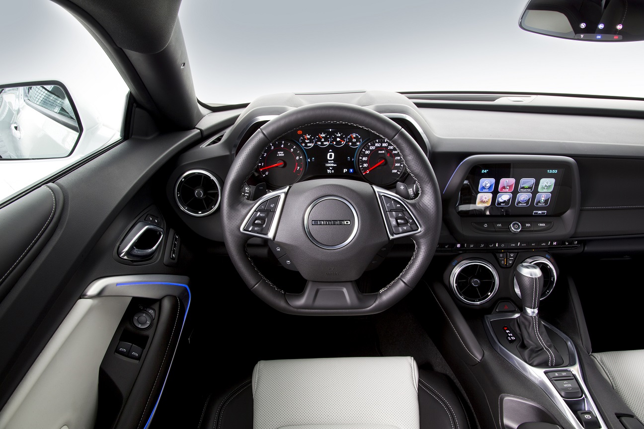 Chevrolet biedt ook een viercilinderversie van de Camaro, waarmee de auto in Nederland relatief betaalbaar wordt. Hoe bevalt die? Een rijtest!