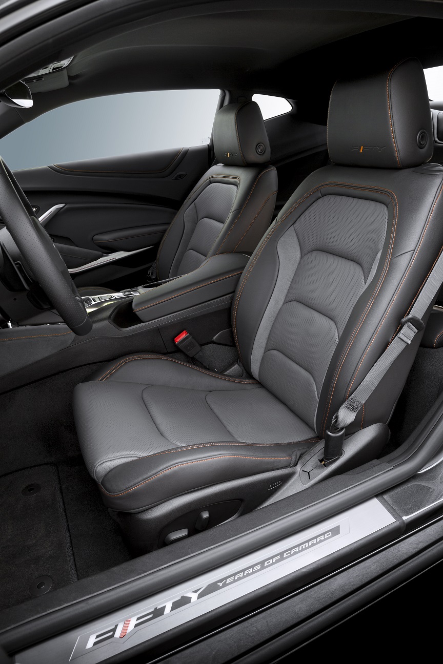 Chevrolet biedt ook een viercilinderversie van de Camaro, waarmee de auto in Nederland relatief betaalbaar wordt. Hoe bevalt die? Een rijtest!