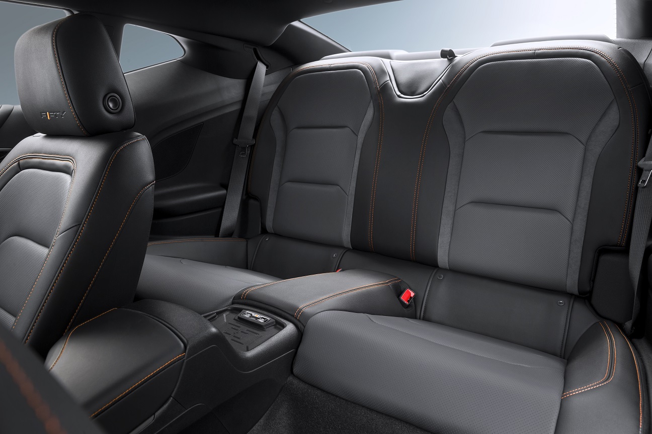 Chevrolet biedt ook een viercilinderversie van de Camaro, waarmee de auto in Nederland relatief betaalbaar wordt. Hoe bevalt die? Een rijtest!