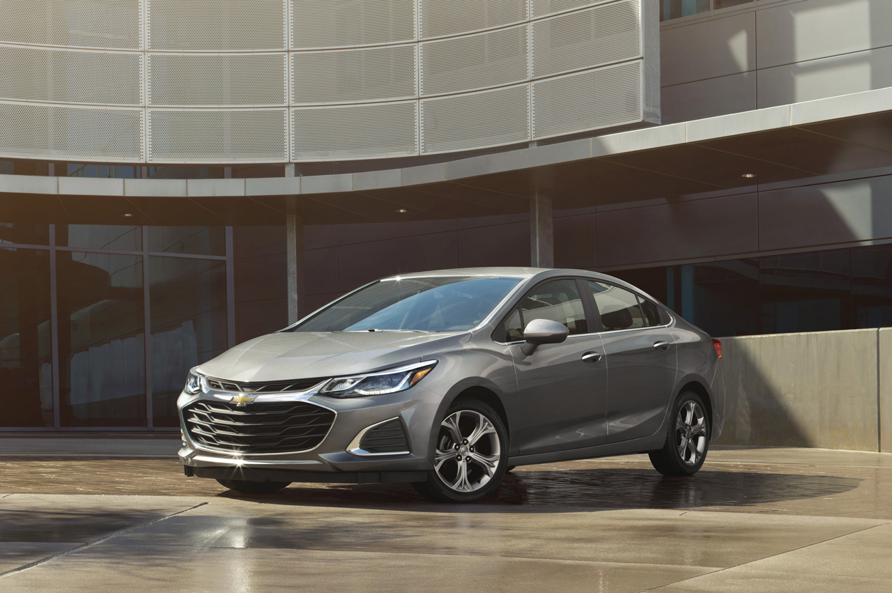 Chevrolet geeft de Spark, Cruze en Malibu een nieuw familiegezicht.