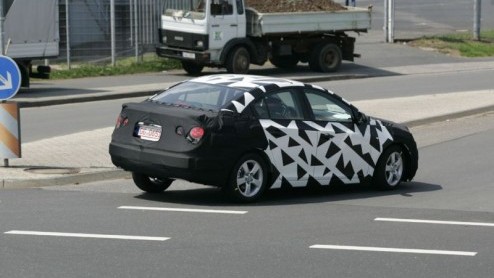 De huidige Chevrolet Nubira stamt uit de tijd dat Chevrolet nog Daewoo was. In 2004 is er, met de overname van het merk, een Chevrolet logo op geplakt. Verder veranderde er niet zoveel aan de auto. Nu